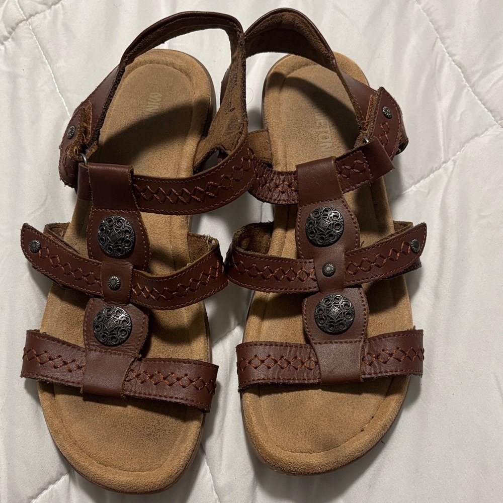 Minnetonka Brown Leather Strappy Sandals